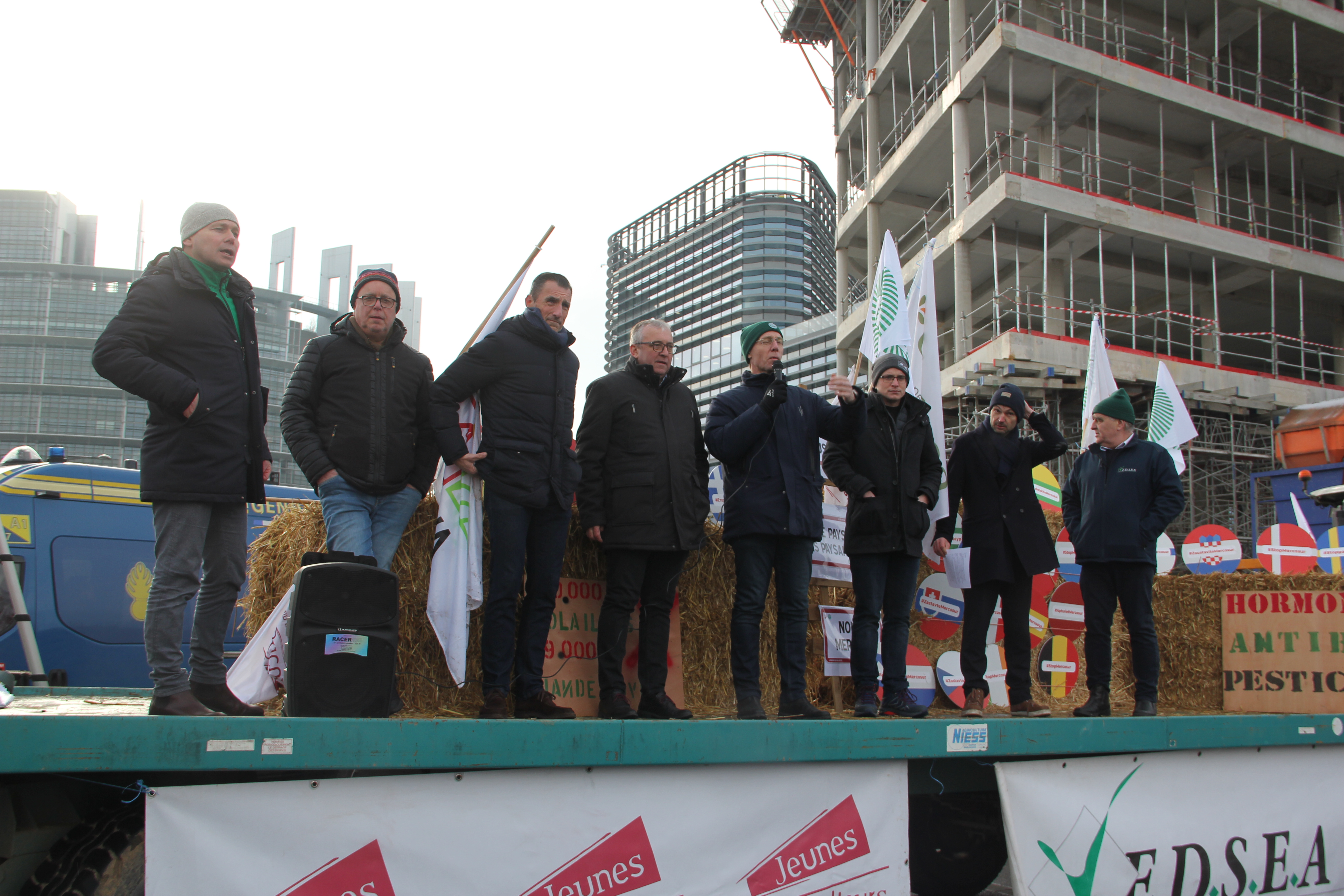 FNSEA-JA-67-MANIFESTATION-PARLEMENT-EUROPEEN-STRASBOURG-JANVIER-2025_TRIBUNE.JPG