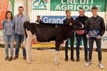 Festival de l'élevage 2019 - Concours PrimHolstein - Championne.jpg