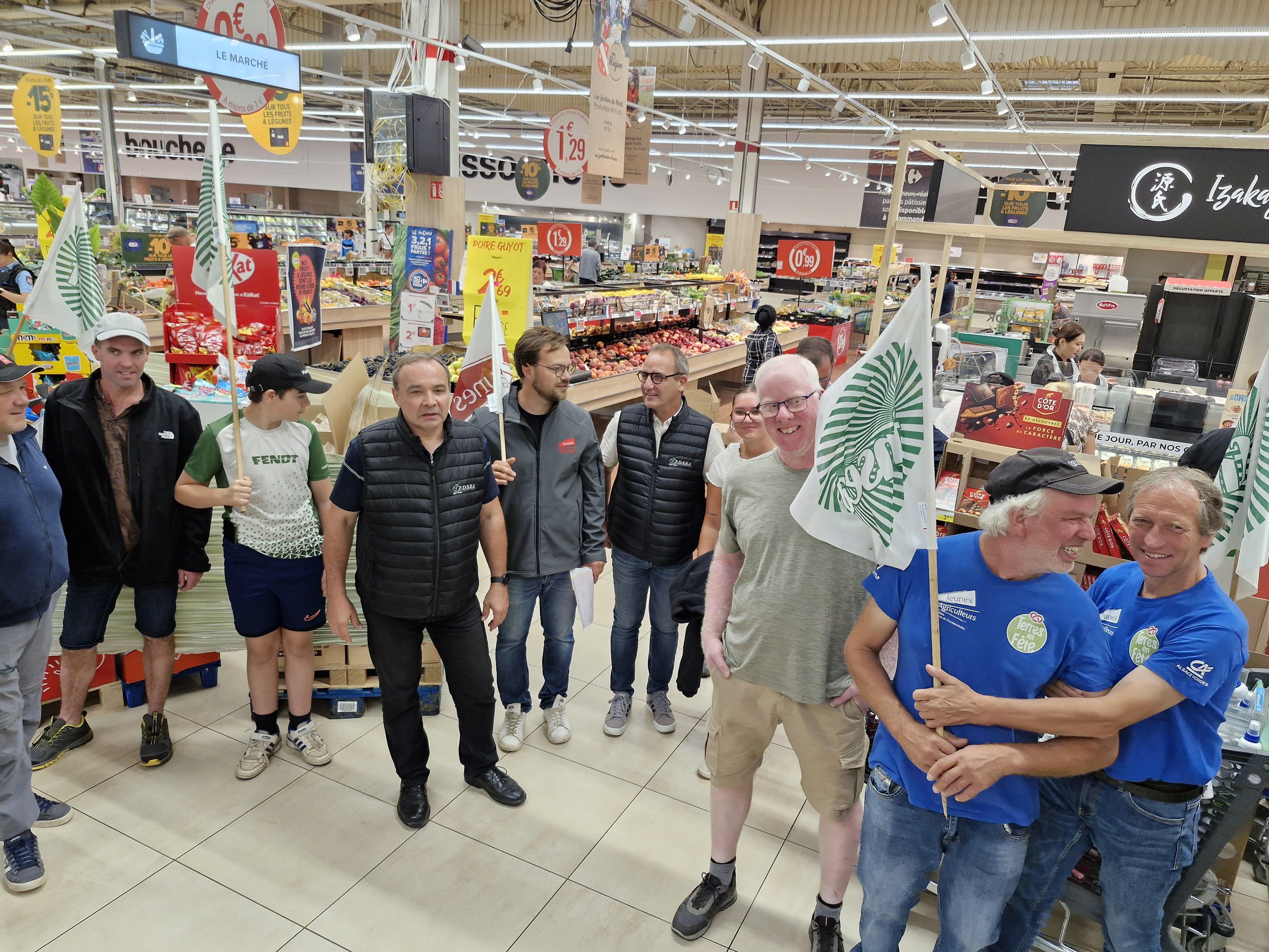 fdsea-jeunes-agriculteurs-bas-rhin-action-acetamipride-loi-duplomb-groupe-carrefour-mundolsheim-aout